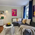 Bella Luna Luxury - Spacious 1br In Old Town Apartment *
