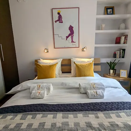Bella Luna Luxury - Spacious 1br In Old Town