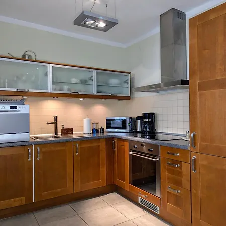 Bella Luna Luxury - Spacious 1br In Old Town Apartment