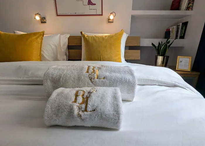 Bella Luna Luxury - Spacious 1br In Old Town Apartment