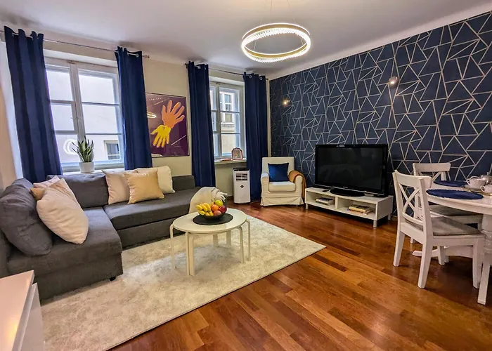 Bella Luna Luxury - Spacious 1br In Old Town Apartment *