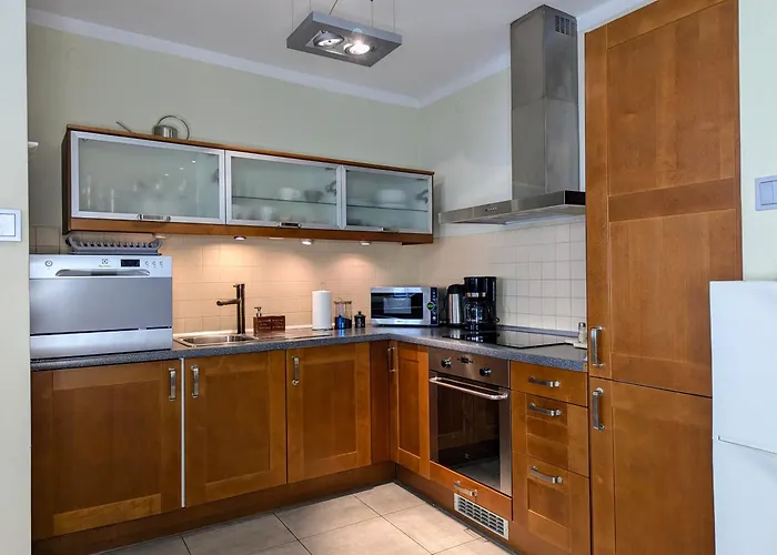 Bella Luna Luxury - Spacious 1br In Old Town Apartamento